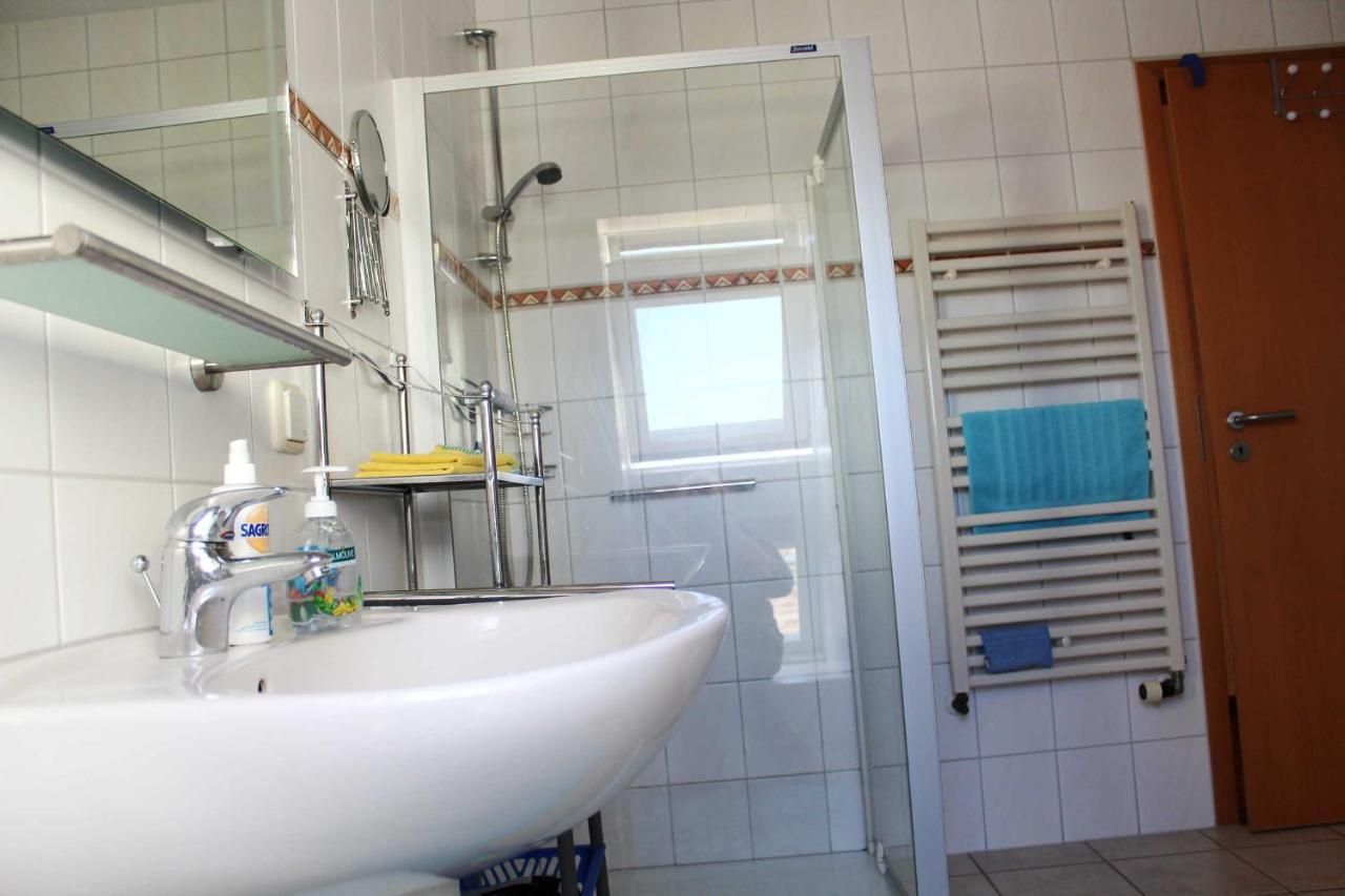 Ferienwohnung Am Schloss 웨케문데 외부 사진